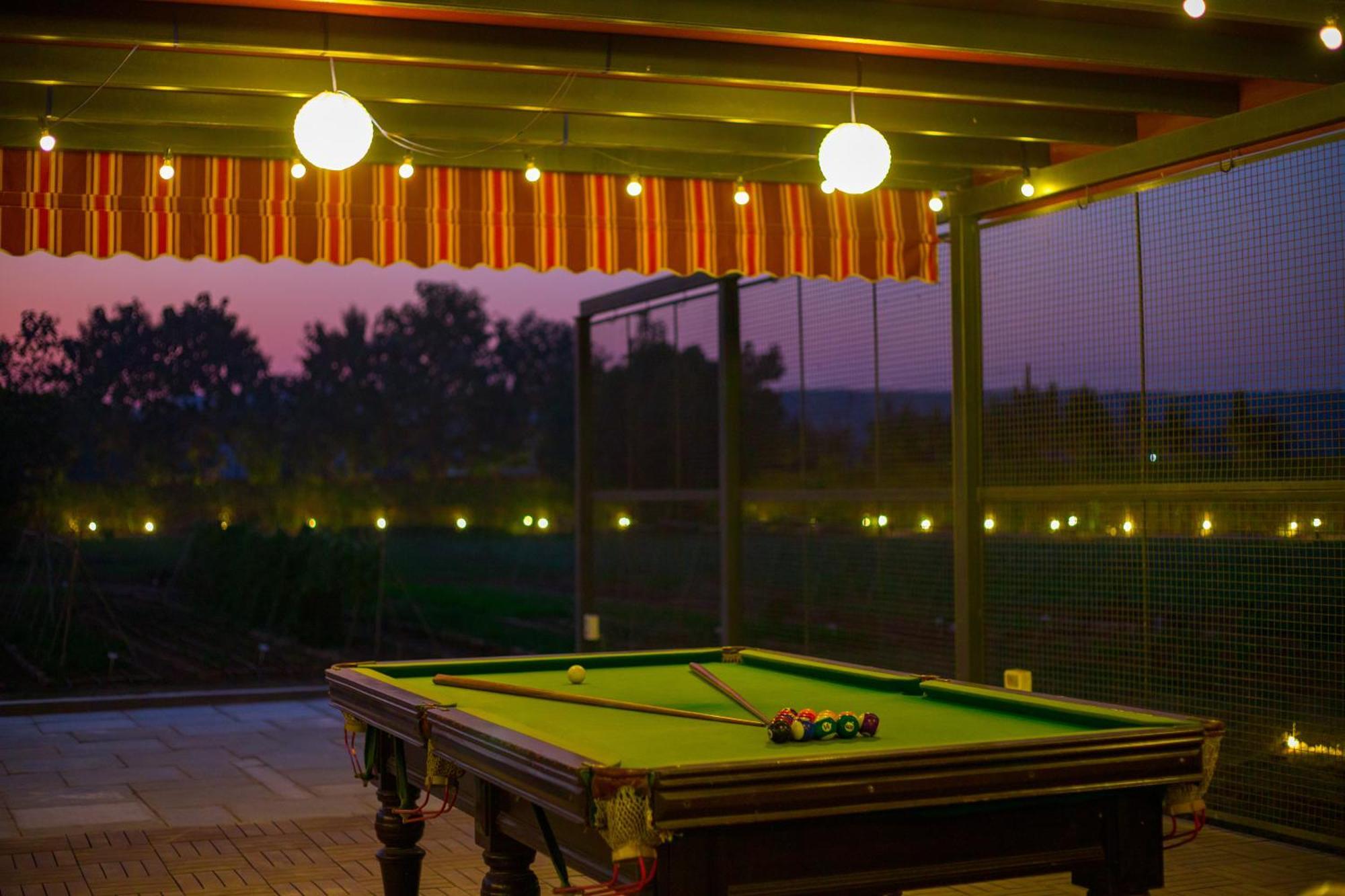 Villa Elivaas Hidden Oasis 4Bhk With Pool, Mud House & Container House Dhauj Esterno foto