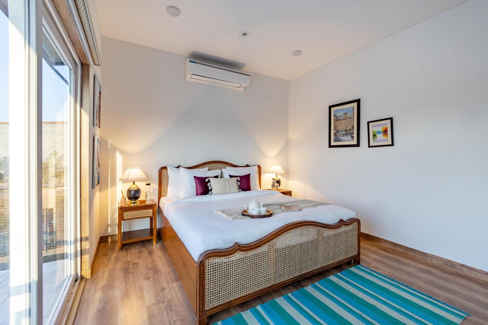 Villa Elivaas Hidden Oasis 4Bhk With Pool, Mud House & Container House Dhauj Esterno foto