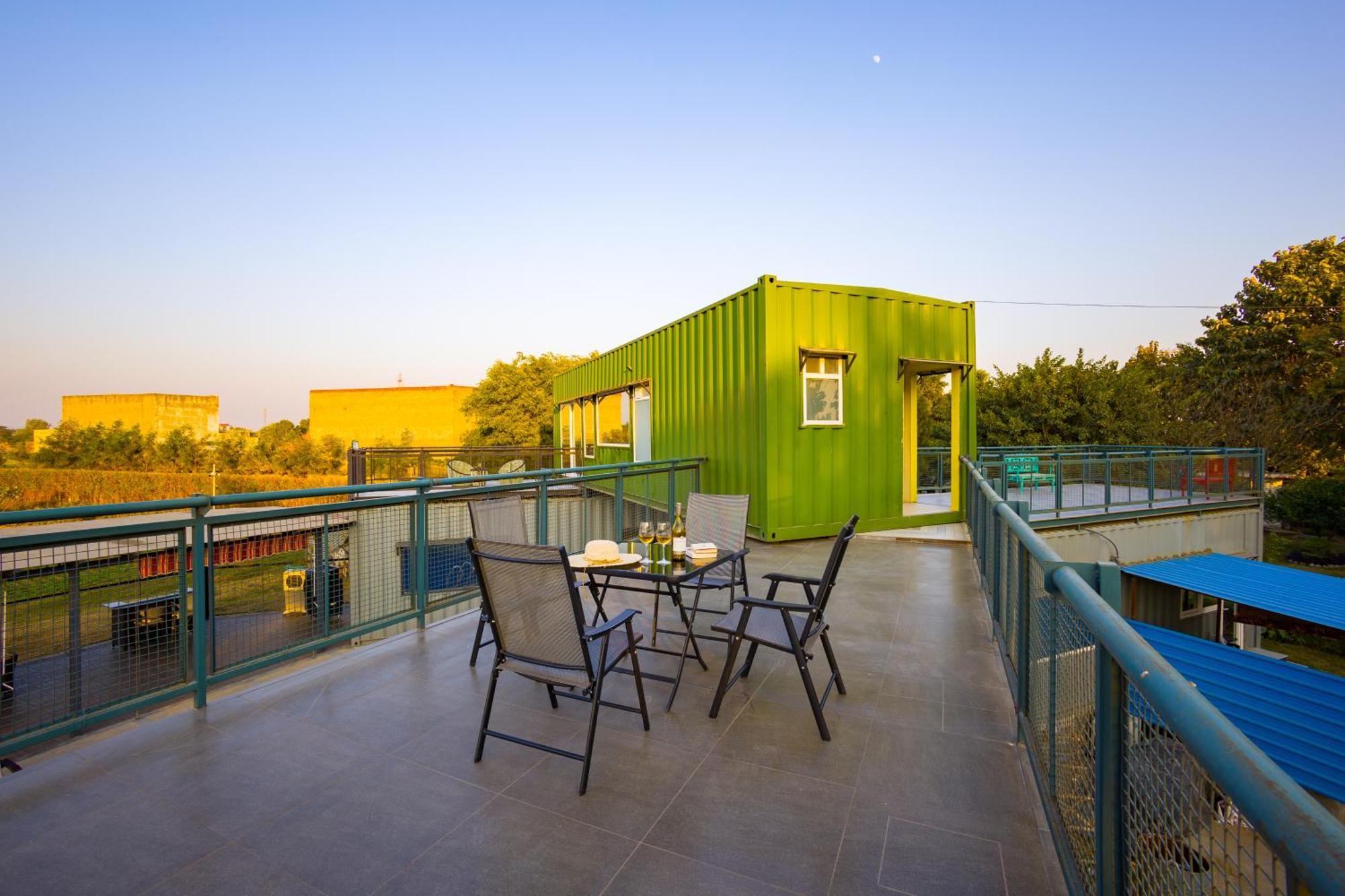 Villa Elivaas Hidden Oasis 4Bhk With Pool, Mud House & Container House Dhauj Esterno foto