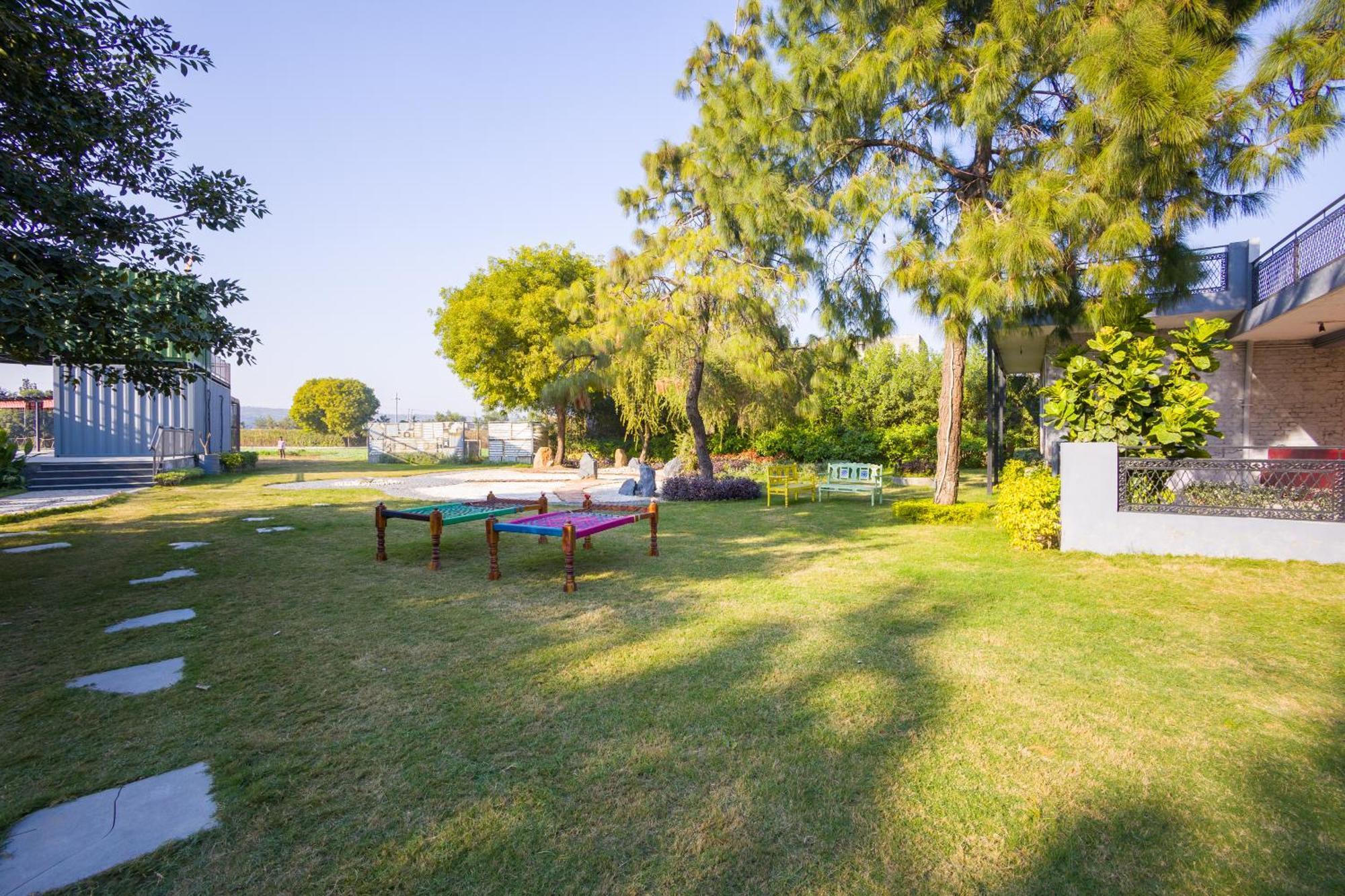Villa Elivaas Hidden Oasis 4Bhk With Pool, Mud House & Container House Dhauj Esterno foto
