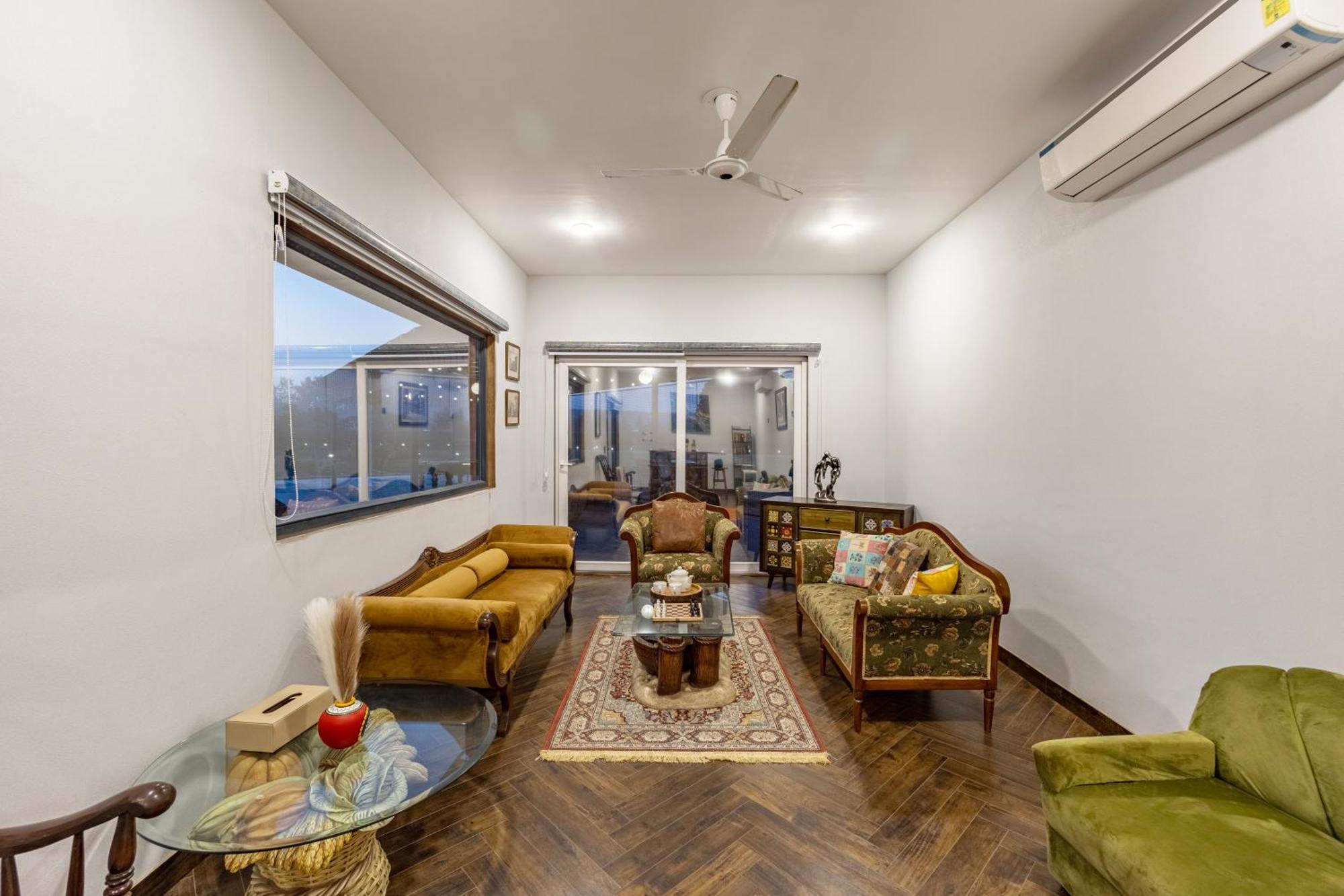 Villa Elivaas Hidden Oasis 4Bhk With Pool, Mud House & Container House Dhauj Esterno foto