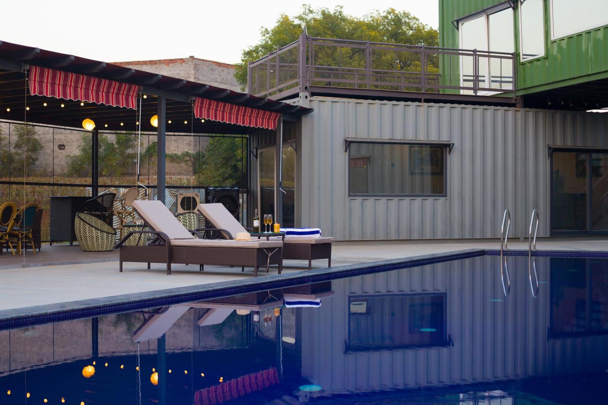Villa Elivaas Hidden Oasis 4Bhk With Pool, Mud House & Container House Dhauj Esterno foto