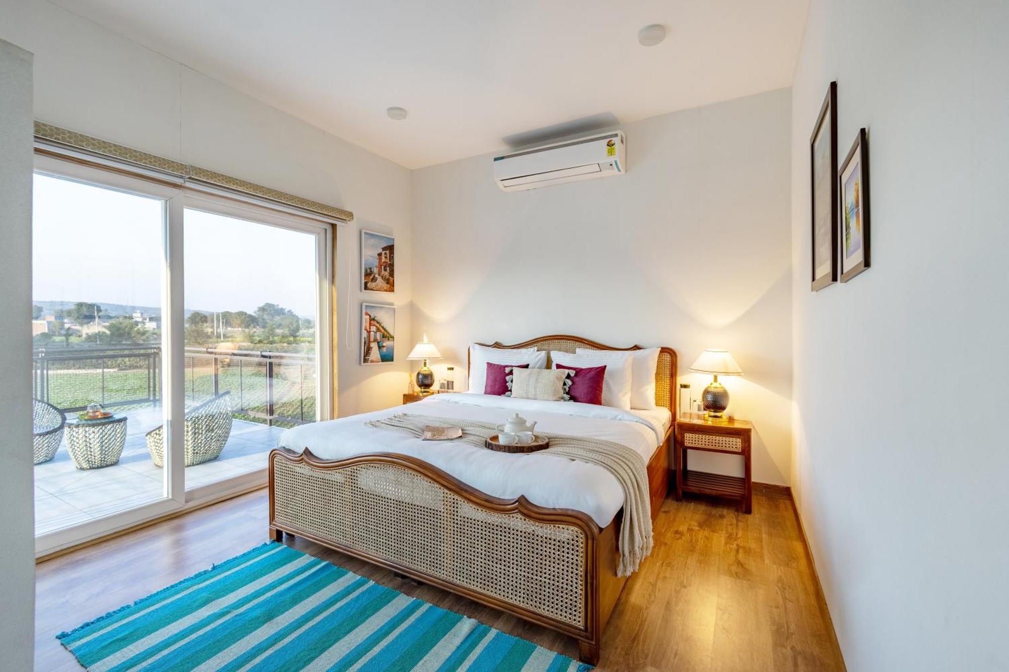 Villa Elivaas Hidden Oasis 4Bhk With Pool, Mud House & Container House Dhauj Esterno foto