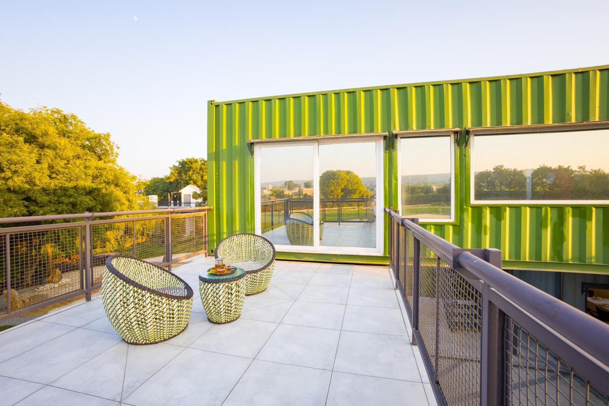 Villa Elivaas Hidden Oasis 4Bhk With Pool, Mud House & Container House Dhauj Esterno foto