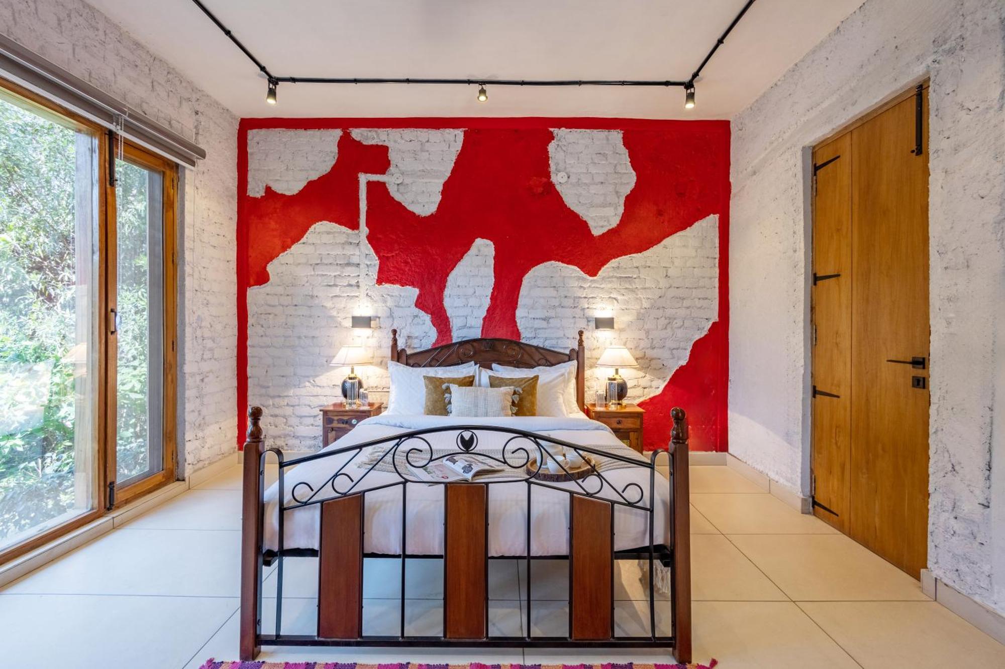 Villa Elivaas Hidden Oasis 4Bhk With Pool, Mud House & Container House Dhauj Esterno foto