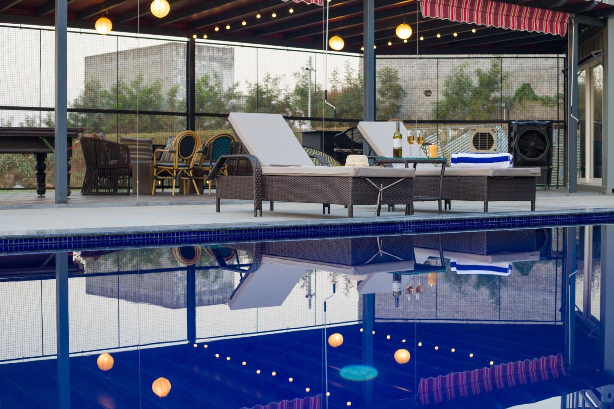 Villa Elivaas Hidden Oasis 4Bhk With Pool, Mud House & Container House Dhauj Esterno foto