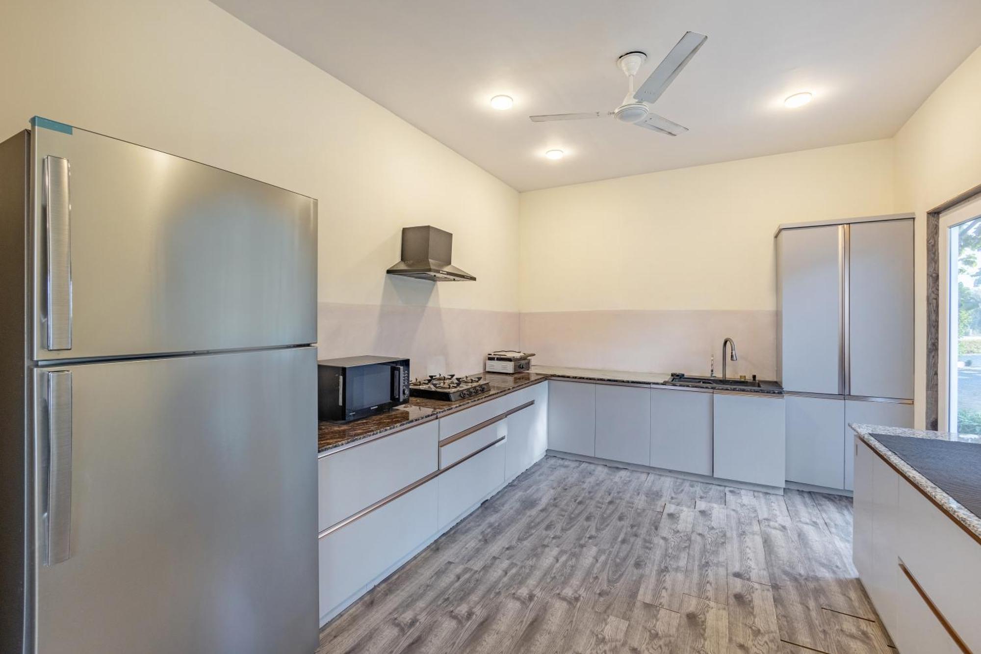 Villa Elivaas Hidden Oasis 4Bhk With Pool, Mud House & Container House Dhauj Esterno foto